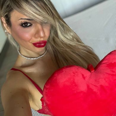 KAR 💖 (blondekar) Profile Photo Added 2025-02-19