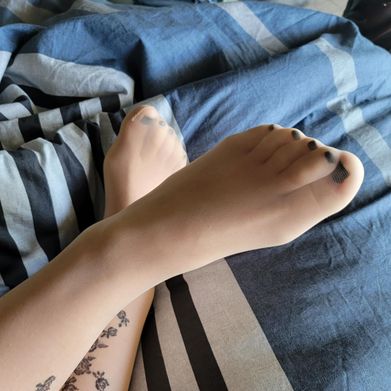 Riley in Nylons (rileyinnylons) Profile Photo Added 2025-06-06