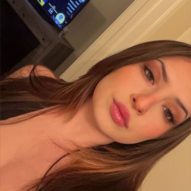 Nicole 🌺 (nicolle.aara) Profile Photo Added 2025-02-22