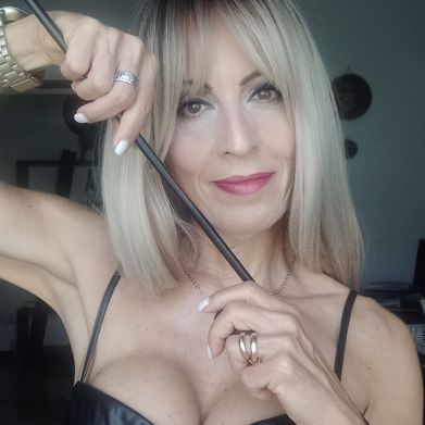 ⛓️ 𝘿𝙀𝘼 𝙋𝙀𝙍𝙑𝙀𝙍𝙎𝘼 🖤 (electravellini) Profile Photo Added 2025-08-02