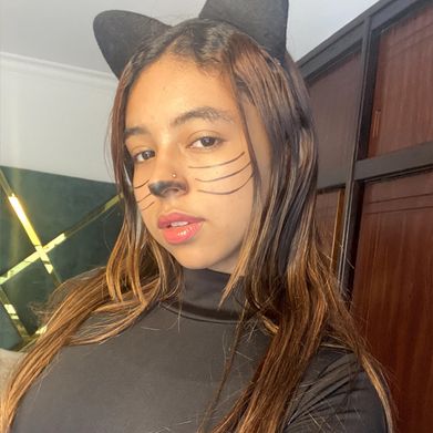 Luna 💞 (lunardch) Header Photo Added 2025-02-23