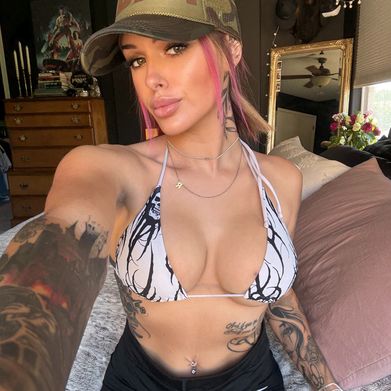 jordan 🕸️🖤 (tattedadrenaline) Profile Photo Added 2025-07-18