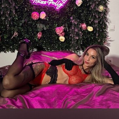 Polly 🍑 (pollygardel) Header Photo Added 2025-12-05