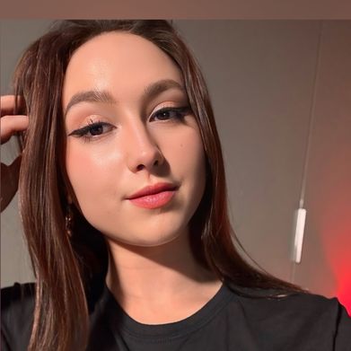 Emilia Jolly 🧚‍♀️ (emilia_jolly) Profile Photo Added 2025-05-06