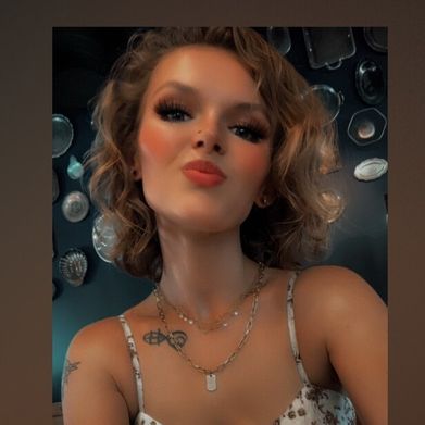 ✨ Enchantingly Emily ✨ (enchantinglyemily) Profile Photo Added 2025-11-08