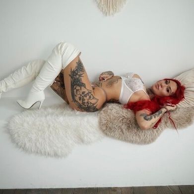 Mia Fuchs 🦊 (miafuchssecret) Header Photo Added 2025-10-24