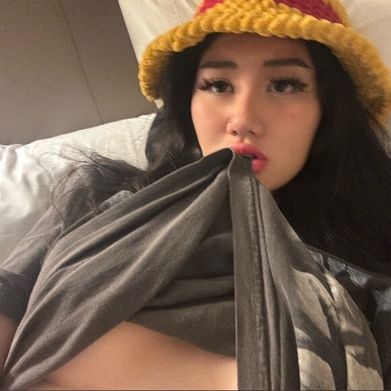 April Nguyen (aprilnguyen) OnlyFans profile photo