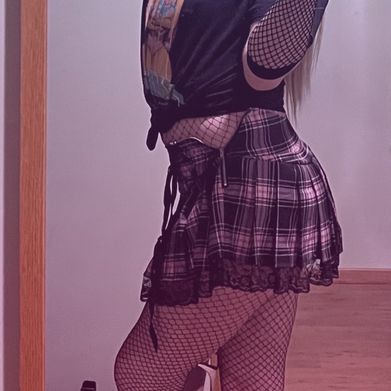 Cassuxoxo (trannyxo) Header Photo Added 2024-08-17