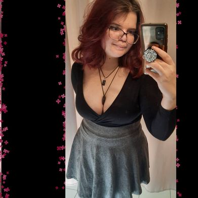 Laura (yourlittlepuffy) Header Photo Added 2024-08-17