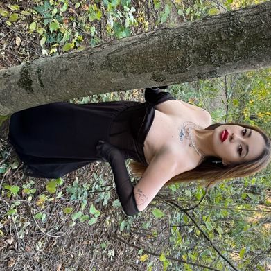 Luna Bloom🌙 (luna_bloom23) Header Photo Added 2025-10-25