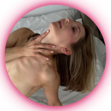 OnlyFans Model 🤍 𝐴𝑚𝑖 𝐵𝑙𝑜𝑛𝑑𝑒 (ameliablonde) Profile Image