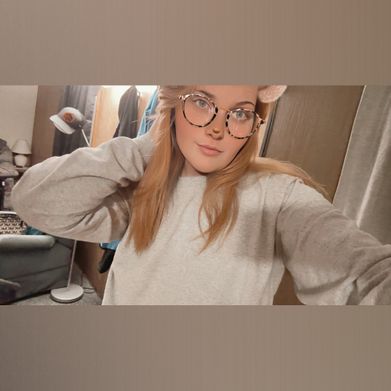 FireRedHead (hotredheadwife) Profile Photo Added 2025-03-19