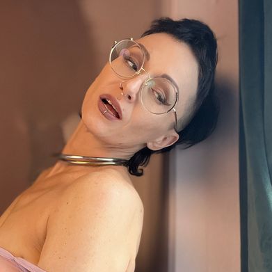 A Fiend Made Flesh 🖤 (cryptidgirlfiend) Profile Photo Added 2025-04-21