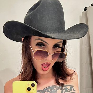 TS Stephanie May 🖤 (holymothermay) Profile Photo Added 2024-09-18