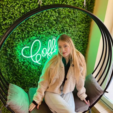 Pregnant Daria 💋 (pregnant_daria) Header Photo Added 2025-03-03