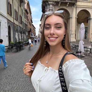 Camille Vallois (camillevlss) Profile Photo Added 2025-06-28