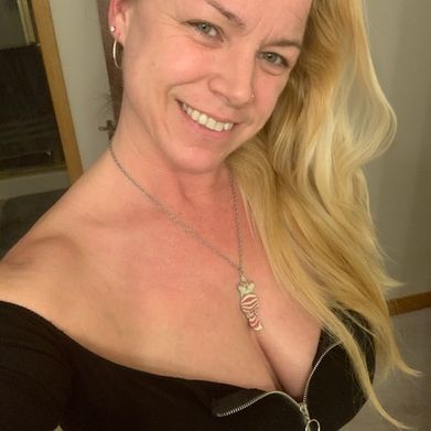 OnlyFans Model HotwifeMel73 (hotwifemel73) Profile Image