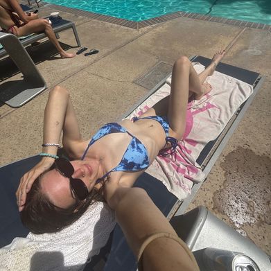 Es (esmonroe777) Header Photo Added 2025-06-27