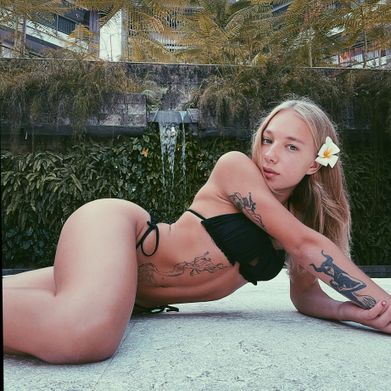 Mary (mermaid_mary) Header Photo Added 2024-10-15