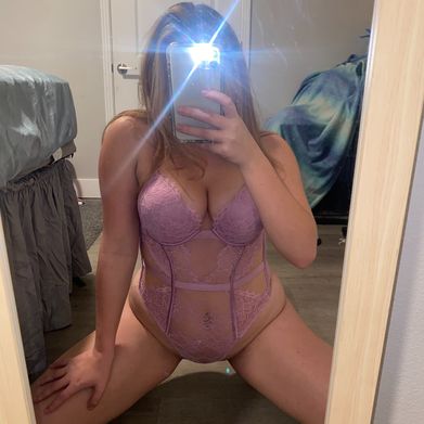 Curvy College Babe (curvycollegebabe) OnlyFans Profile Image
