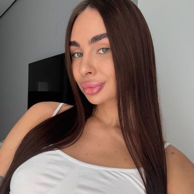 Inessa Colt (inessacoltt) OnlyFans Profile Image