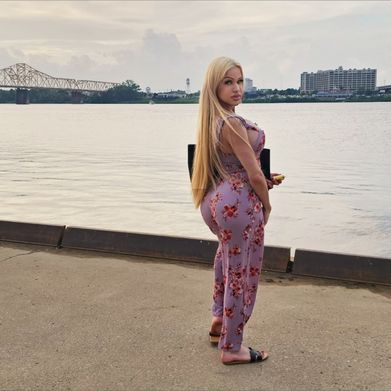 Rose Too Much (rosetoomuch9.5inches) Profile Photo Added 2024-10-22