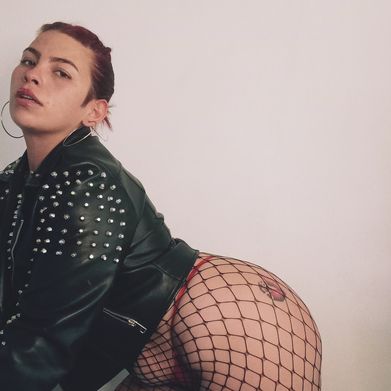 Tokyyo 🍑HAIRY PUSSY🔥BIGASS Added Photo on 2025-04-05