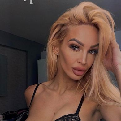 Anett (blondieanett) Profile Photo Added 2024-10-15