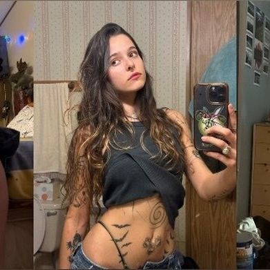 Lily Strange (lilystrangeink) Header Photo Added 2025-12-13