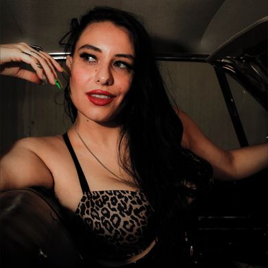 OnlyFans Model Victoria Fox (bushymeadows) Profile Image