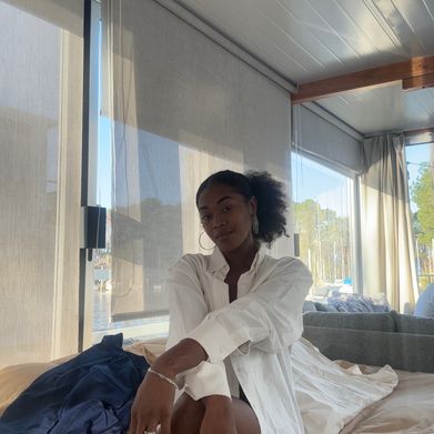 Liora Vale (lioravale) Header Photo Added 2025-07-04