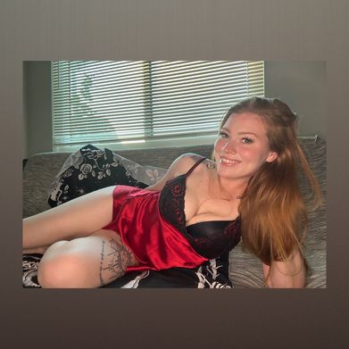 Rosy Lil Red (rosy.official) Header Photo Added 2025-05-17