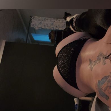 Lana (lanasweettreat) Header Photo Added 2025-02-22