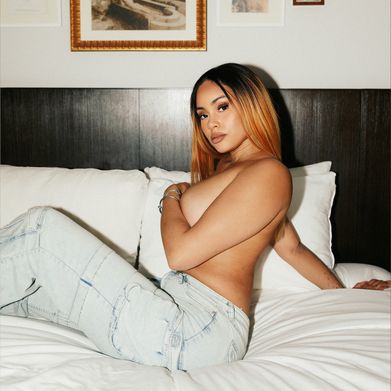 Keeky 🍒 (keekyuniverse) Header Photo Added 2025-09-21