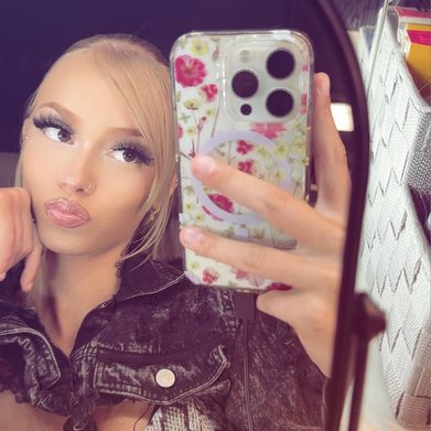 Emmy (theyloveemmyy) OnlyFans profile photo