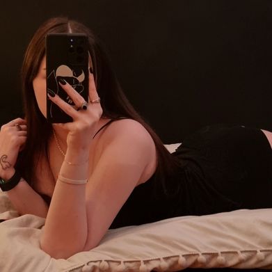 Charlotte - lyra1905 (lyra1905) Header Photo Added 2024-10-15