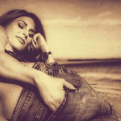 elenaxatzi (elenaxatzi) Header Photo Added 2024-08-21