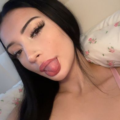 𝑳𝒐𝒕𝒕𝒊𝒆 𝑬𝒍𝒊𝒛𝒂𝒃𝒆𝒕𝒉 🖤 (lottieelizabeth) Profile Photo Added 2025-08-21