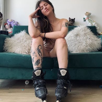 OnlyFans Model Lau (rollerlau) Profile Image
