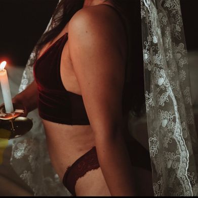 Goddess Ivy (kneel4ivy) Profile Photo Added 2025-08-01