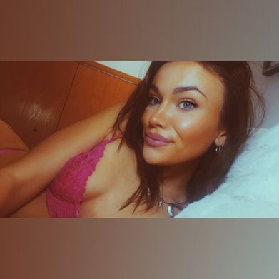 Rebel Roxie 🖤 Added Photo on 2024-12-06