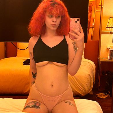 winni (winni.baeee) Header Photo Added 2024-08-22