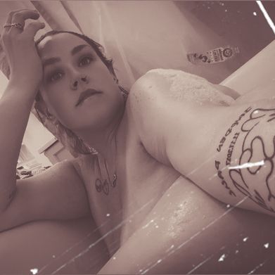 Abby Lynne Added Photo on 2025-05-18