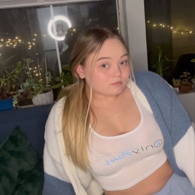 Tesla Babe (teslatrimble) Profile Photo Added 2025-07-08