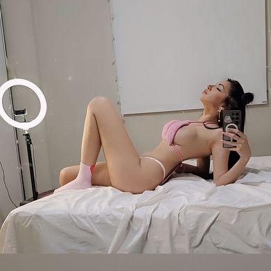 cammy holmquist (angelsweeteyes) Header Photo Added 2024-09-14