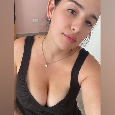 N I N A   ♥️✨ (ninavelvetfree) Profile Photo Added 2025-12-22