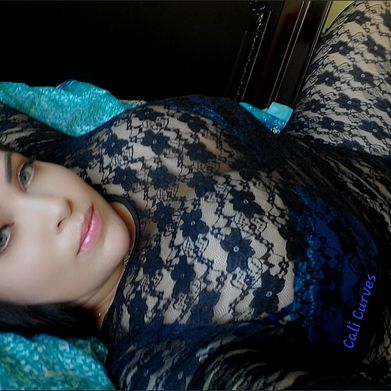 Cali Curves (cali.curves) Header Photo Added 2025-09-07