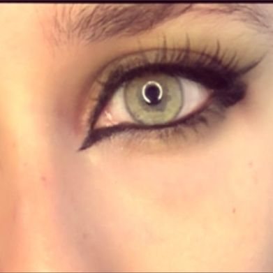 Veronika (veronikaveronika) Header Photo Added 2025-08-18