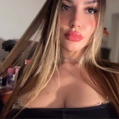 JULI | Sultry Switch 🐦‍🔥💋 (juli.taylor) Profile Photo Added 2025-12-04