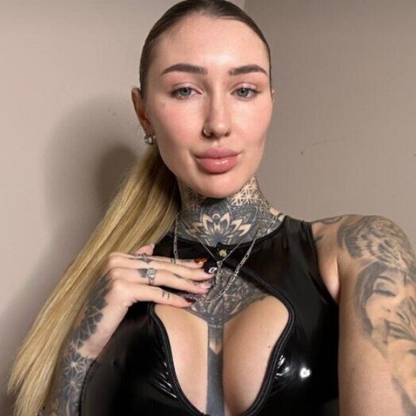 Roxy 👑 (roxydominatesyouxo) OnlyFans profile photo